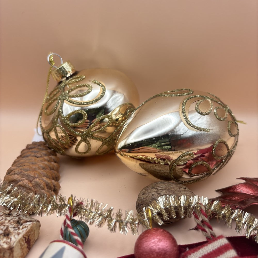 Glass Leaf Vine Ball