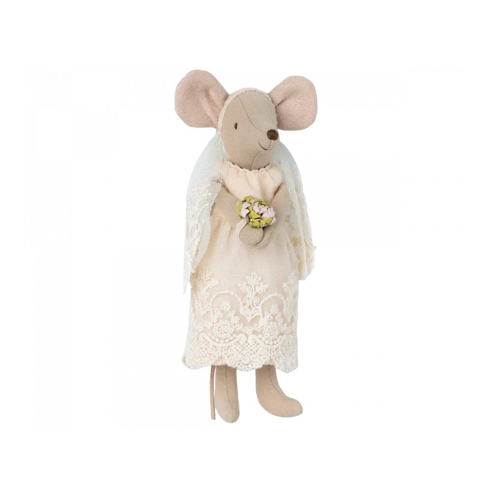 Wedding mice couple in box