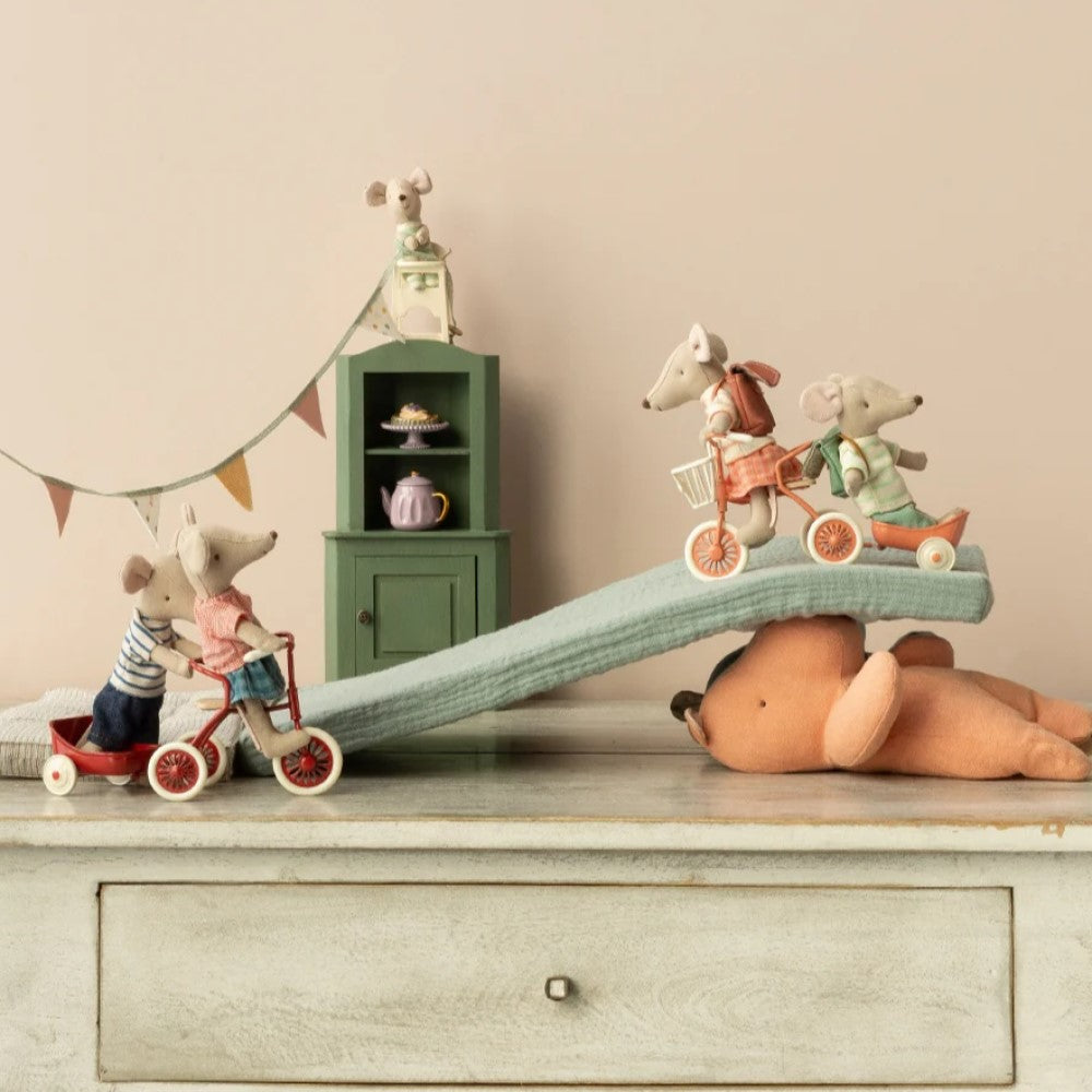 Tricycle mouse, Big sister - Coral