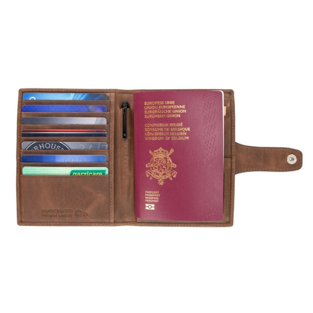 Passport Holder AirTag  - Brushed Brown