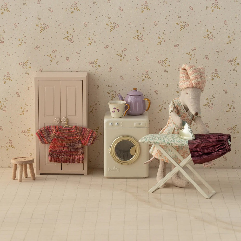 Skirt and knitted blouse, Mum mouse